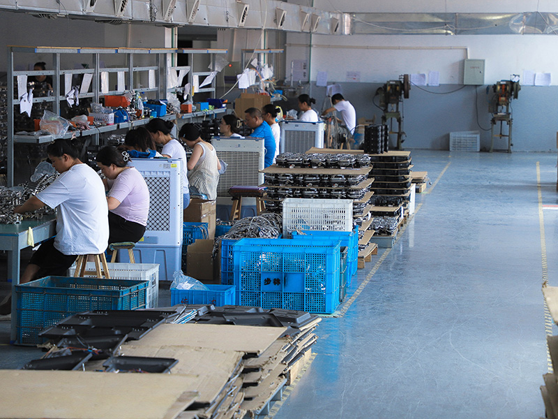 Após o início do outono, os esportes ao ar livre de montanhismo tornam-se...